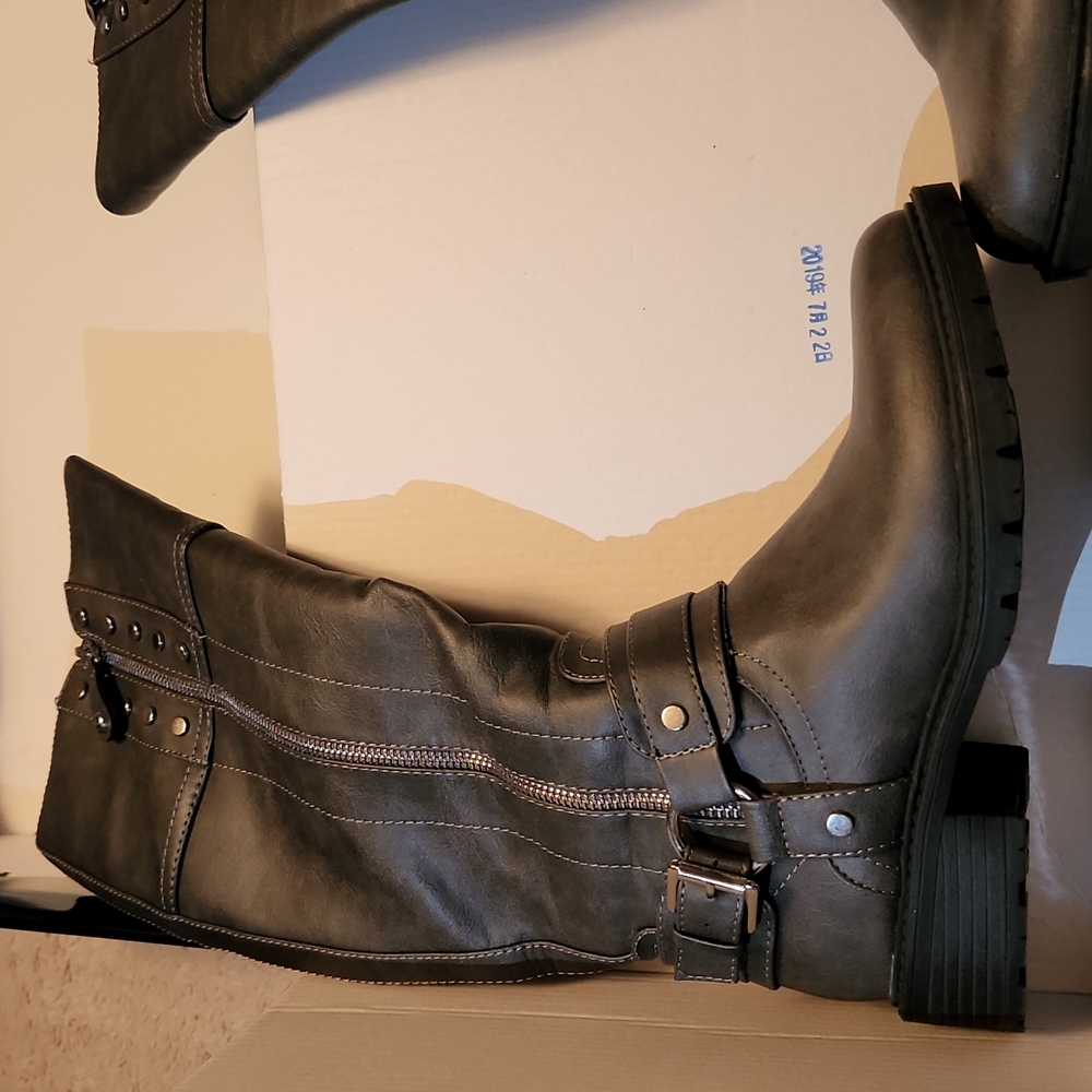Guess Gray Boots